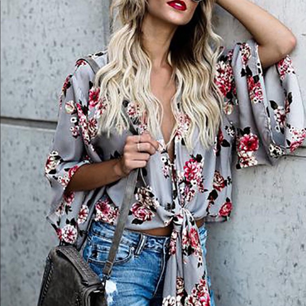 Girl’s Day Out Gray Floral Top - Picture 6 of 7